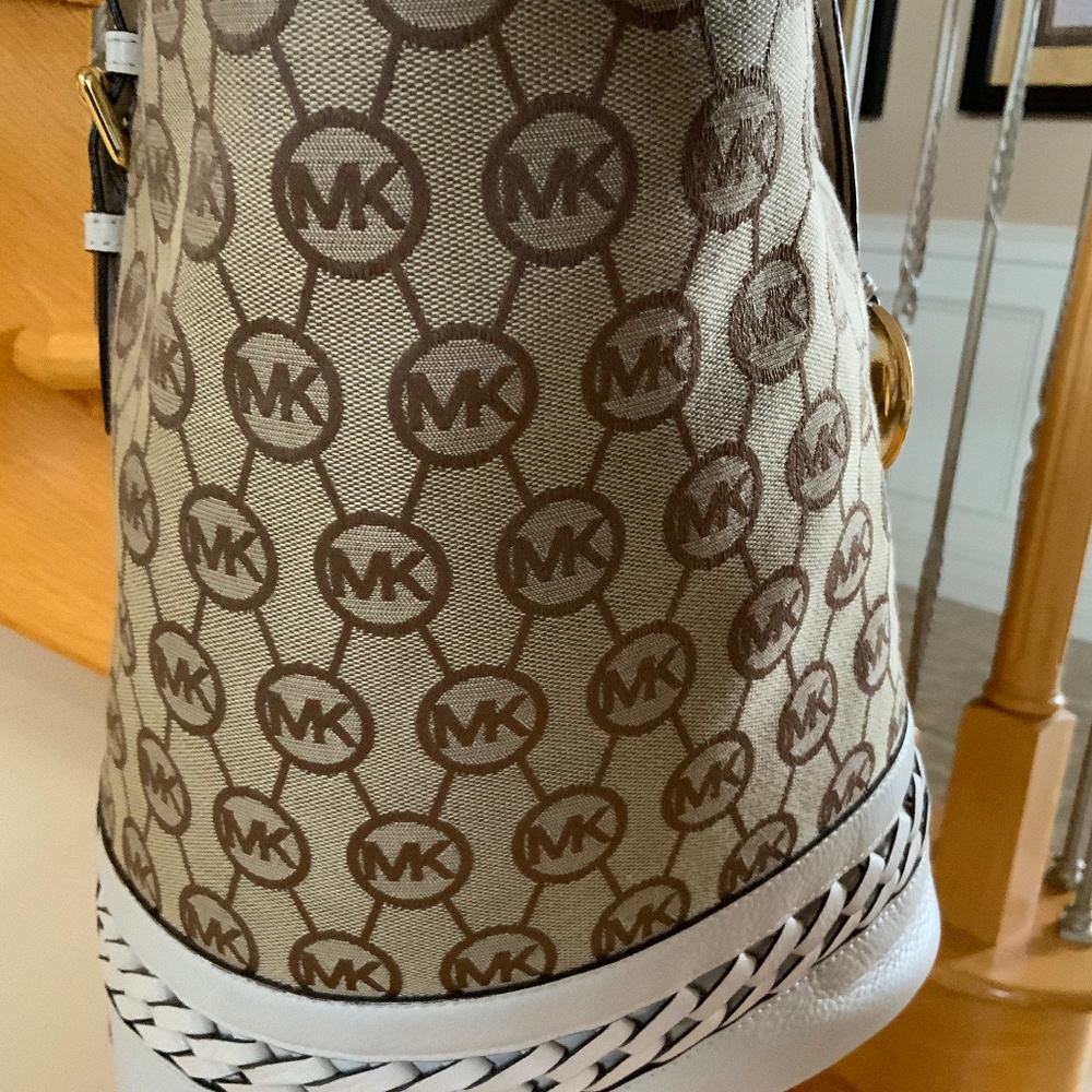 Michael Kors bucket bag